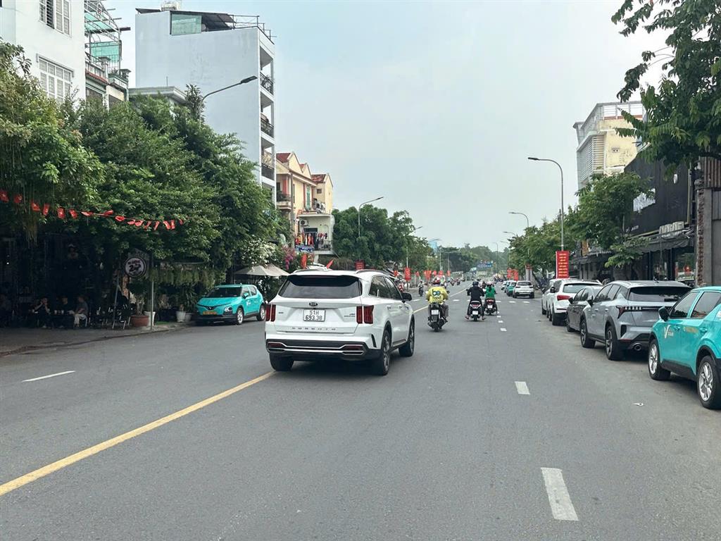 Chính chủ bán nhanh MTKD 30m Nguyễn Văn Lượng DTS 115m2 ngang 4.2m ngay CV Gò Vấp 11 tỷ.