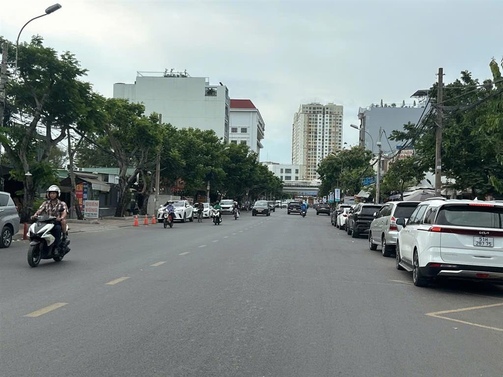 RẤT NGỘP MTKD 5 lầu ngang 5m Đặng Thùy Trâm 120m2 tiện làm VP Cty KD đa ngành 25.X tỷ.