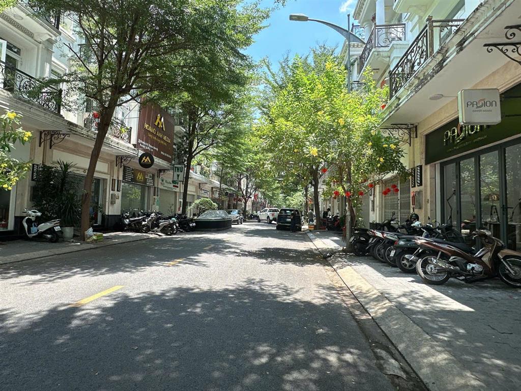 Nhà mặt tiền Cityland Phan Văn Trị 100m2 4 tầng mái Thái ngang 5m KD tốt có T.máy 24.5 tỷ.