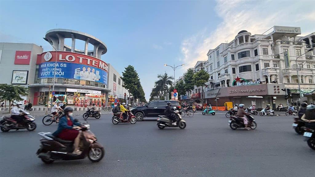 Bán đất tặng nhà 3 lầu ngang 12m hẻm 350/ Nguyễn Văn Lượng 132m2 ngay Lotte chỉ 14.8 tỷ.