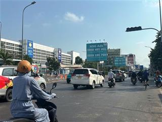 Bán nhà VỊ TRÍ ĐẸP HXT ngang 5.3m 122m2 CMT8 KD buôn bán gần BV Thống Nhất sát 19 tỷ.