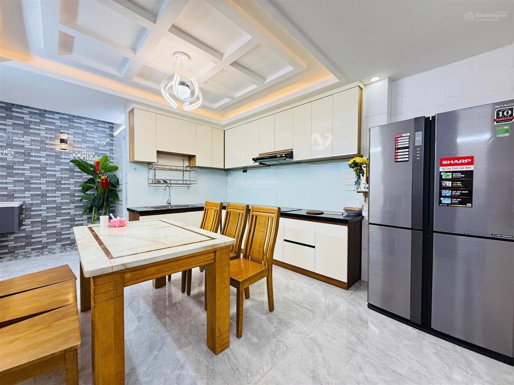 Ngộp bank chỉ 10 tỷ xíu có nhà 5 tầng hxh 1 trục quang trung 88m² có t.máy gần emart 2. 0902 675 ***