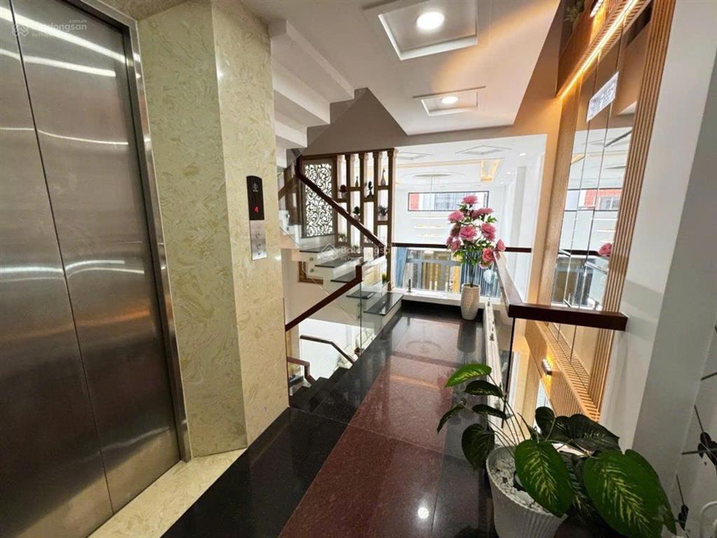 Ngộp bank chỉ 10 tỷ xíu có nhà 5 tầng hxh 1 trục quang trung 88m² có t.máy gần emart 2. 0902 675 ***