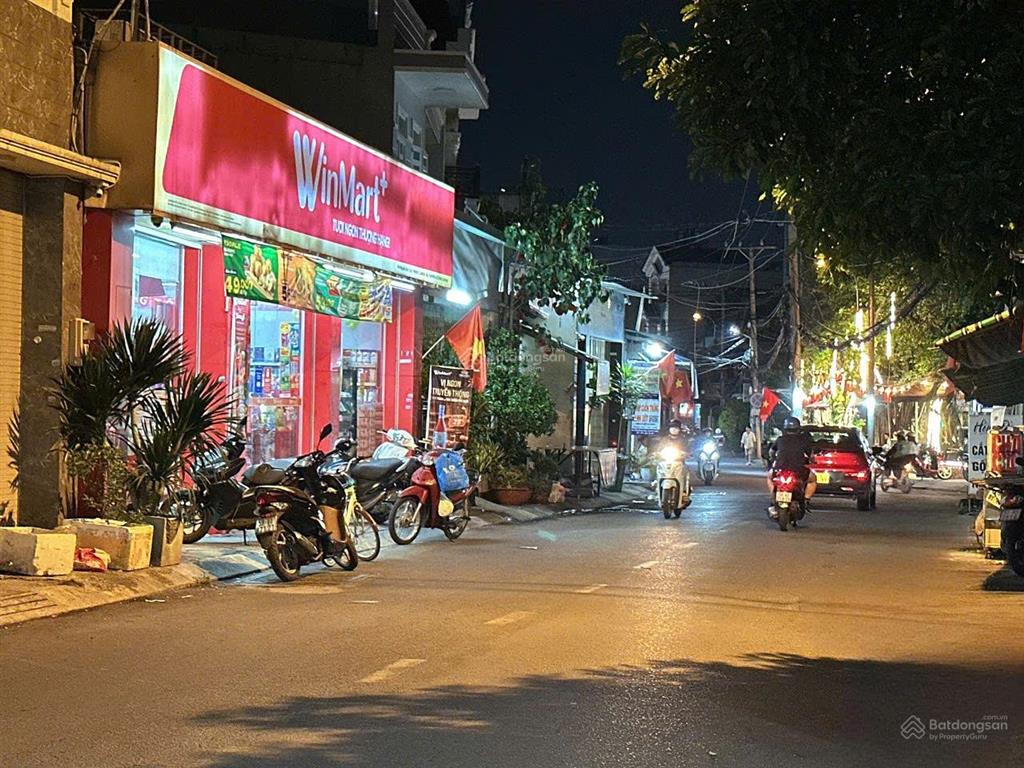 Ngộp bank chỉ 10 tỷ xíu có nhà 5 tầng hxh 1 trục quang trung 88m² có t.máy gần emart 2. 0902 675 ***