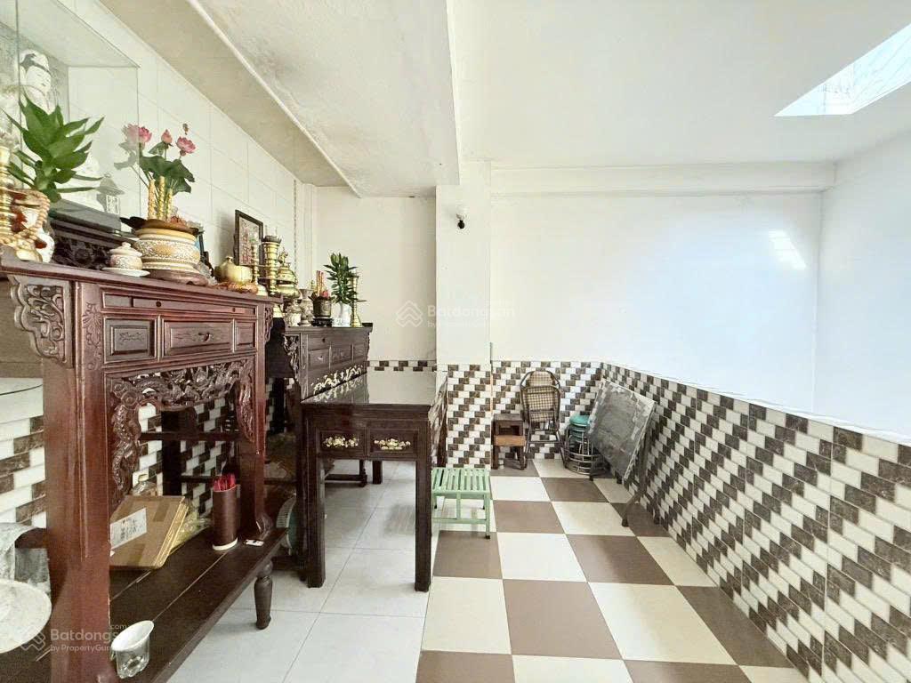 Chỉ 15.8 tỷ có mtkd đường 30m phạm văn chiêu 120m2 ngang 4.4m 4 lầu kd đỉnh ngay chợ tđ. 0902 675 ***