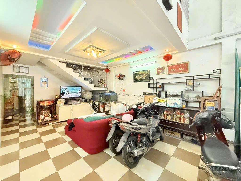 Chỉ 15.8 tỷ có mtkd đường 30m phạm văn chiêu 120m2 ngang 4.4m 4 lầu kd đỉnh ngay chợ tđ. 0902 675 ***