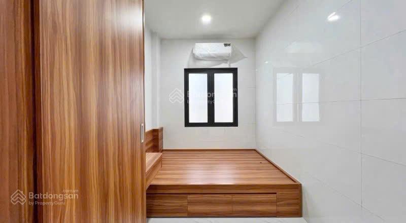 Bán chdv 4 lầu hẻm 1 sẹc 310 dương quảng hàm ngang 4.5m 86m2 9pn khoán 30tr chỉ 11.5 tỷ. 0902 675 ***