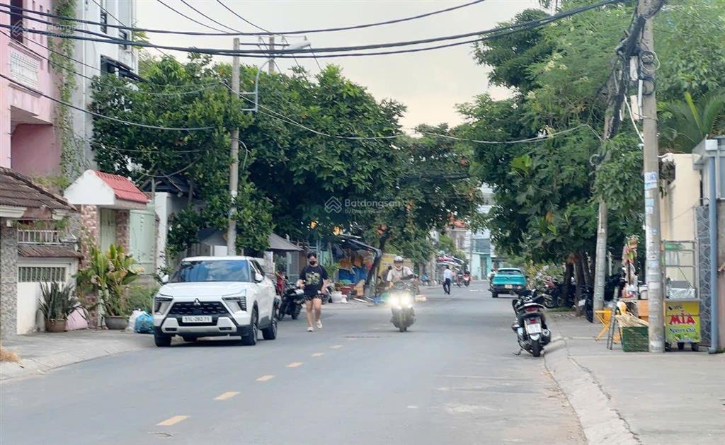 Bán nhà hiếm 496 dương quảng hàm ngang 6m 97m2 đang cho thuê tiện xây mới nhỉnh 12 tỷ. 0902 675 ***