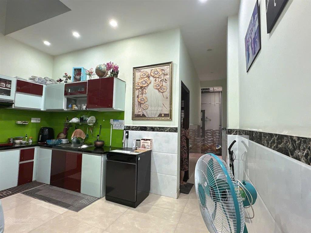 Giảm mạnh 3 tỷ có mtkd lê đức thọ ngang 5.2m 124m2 4 lầu btct ngay chợ đầu mối 17 tỷ hơn.0902 675 ***