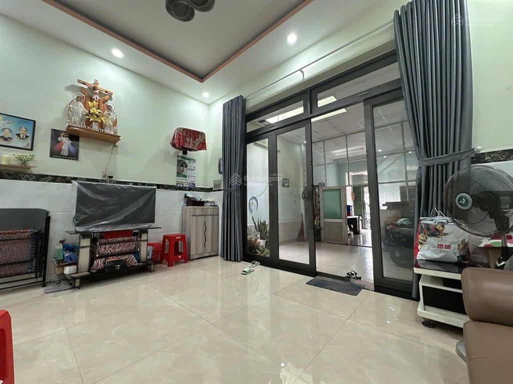 Giảm mạnh 3 tỷ có mtkd lê đức thọ ngang 5.2m 124m2 4 lầu btct ngay chợ đầu mối 17 tỷ hơn.0902 675 ***