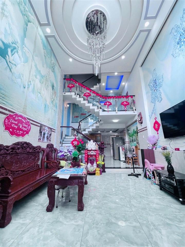 Bán nhà đẹp 4 tầng mtkd nguyễn văn công ngang 4.5m 77m2 vài phút tới sân bay chỉ 11.5 tỷ.