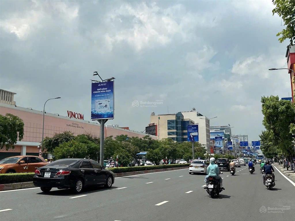 Bán văn phòng 5 lầu mtkd ngay khu sân bay 125m2 ngang 5m sầm sơn khu hiếm nhà bán 25 tỷ. 0902 675 ***