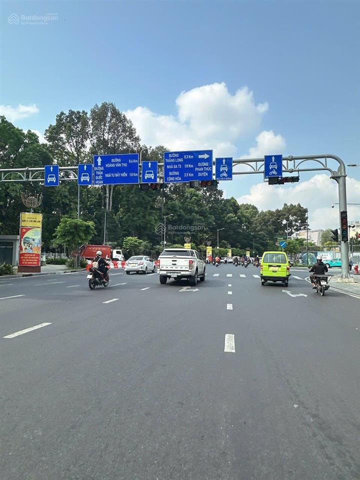 Bán văn phòng 5 lầu mtkd ngay khu sân bay 125m2 ngang 5m sầm sơn khu hiếm nhà bán 25 tỷ. 0902 675 ***