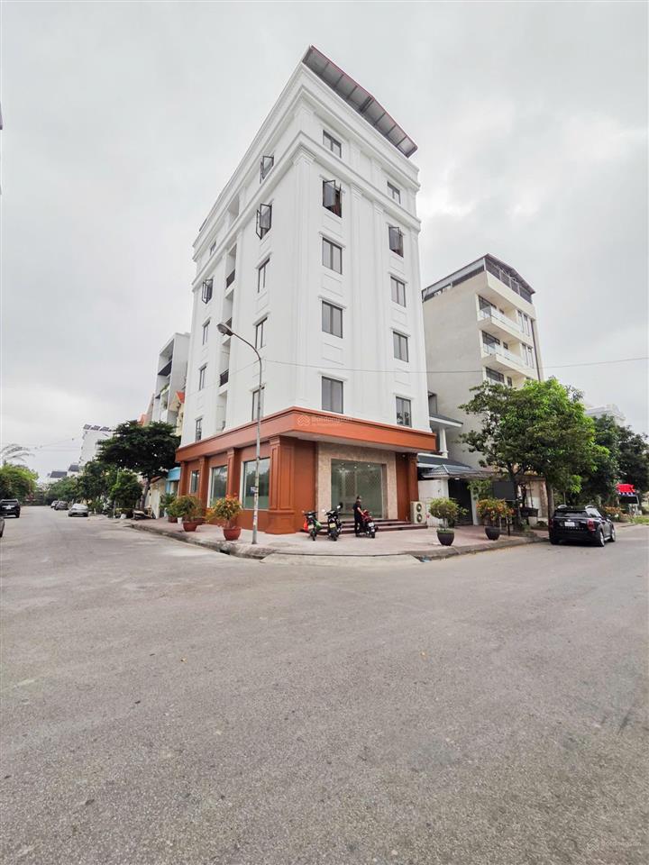 Cho thuê mặt bằng kinh doanh hoặc văn phòng làm việc 100m2 lô góc 2 mặt tiền, tầng 1 thuận tiện kd