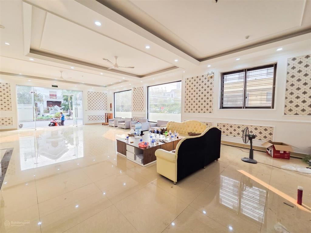 Cho thuê văn phòng làm việc, văn phòng đạt diện tầng 1, giá rẻ tại lê hồng phong, hải an, hải phòng