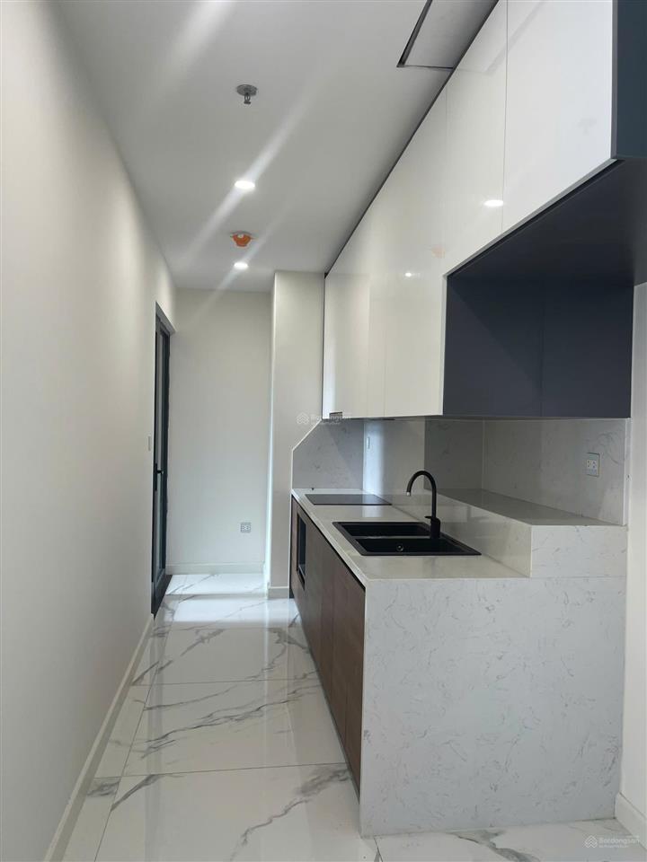 Cho thuê căn 2 ngủ 95m2 chung cư capital 102 trường chinh đồ cơ bản 14tr5/tháng call 0915 825 ***