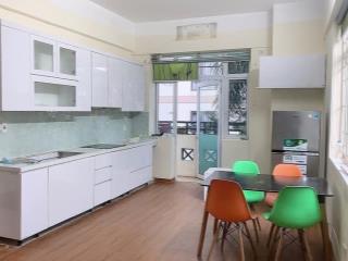 cho thuê chung cư Sông Đà - 165 Cầu Giấy. 85m, 2 phòng ngủ, đồ cơ bản 12 triệu/th