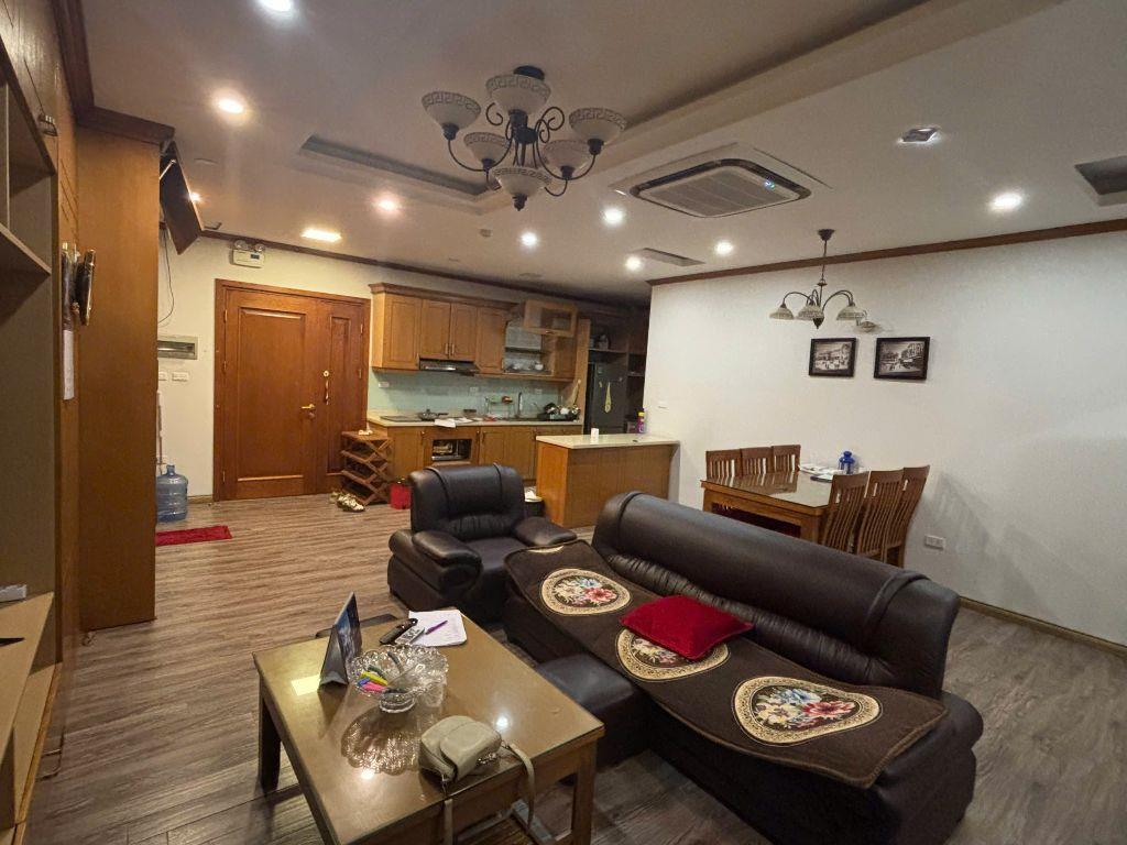 cho thuê chung cư EuroWindow - 27 Trần Duy Hưng, 98m, 2 PN đủ đồ cao cấp