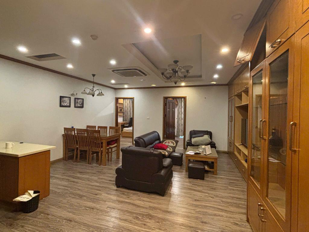 cho thuê chung cư EuroWindow - 27 Trần Duy Hưng, 98m, 2 PN đủ đồ cao cấp