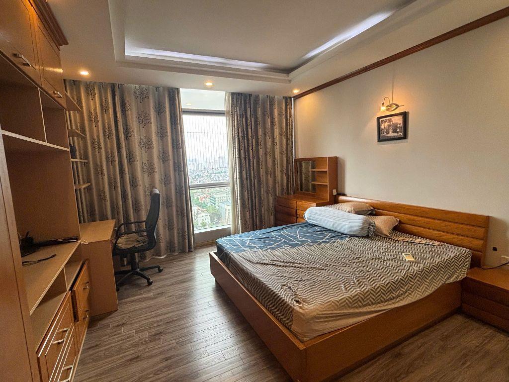 cho thuê chung cư EuroWindow - 27 Trần Duy Hưng, 98m, 2 PN đủ đồ cao cấp