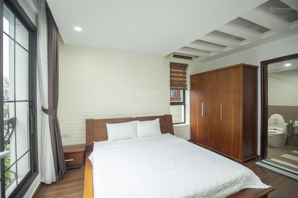 Cho thuê chdv tầng 3 full đồ phố đào tấn  cạnh lotte vào ở luôn có xuất hoá đơn vat view thoáng