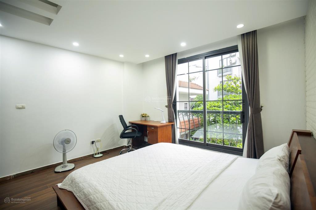Cho thuê chdv tầng 3 full đồ phố đào tấn  cạnh lotte vào ở luôn có xuất hoá đơn vat view thoáng