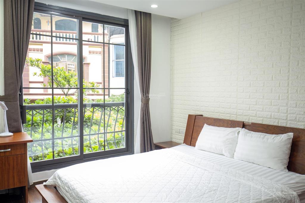 Cho thuê chdv tầng 3 full đồ phố đào tấn  cạnh lotte vào ở luôn có xuất hoá đơn vat view thoáng