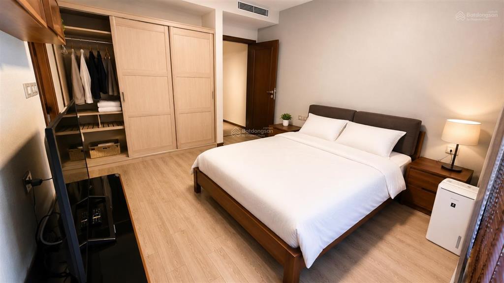 Cho thuê chdv 2 pn full đồ tầng 5 phố kim mã  vào ở luôn  có xuất vat  bv 24/24h  view đẹp