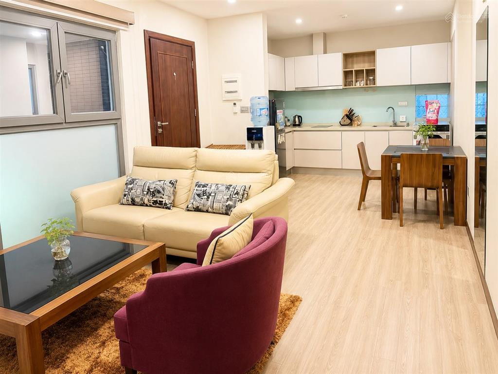Cho thuê chdv 2 pn full đồ tầng 5 phố kim mã  vào ở luôn  có xuất vat  bv 24/24h  view đẹp