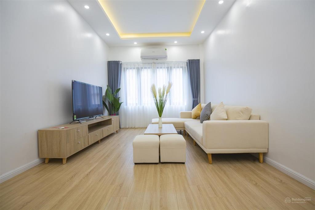 Cho thuê chdv 2 ngủ full đồ đẹp tại ngõ phố kim mã  vào ở luôn  có xuất hoá đơn vat  có bv 24/24
