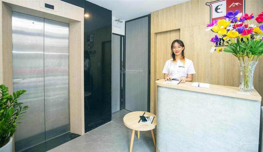Cho thuê chdv 2 phòng ngủ tại phố linh lang  full đồ đẹp  vào ở luôn  có xuất vat  bv 24/24h