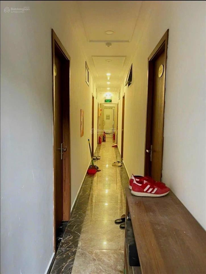 Bán nhà dòng tiền chdv ở phố võ chí công  có tổng 76 phòng khép kín  cho thuê thầu 300tr/th