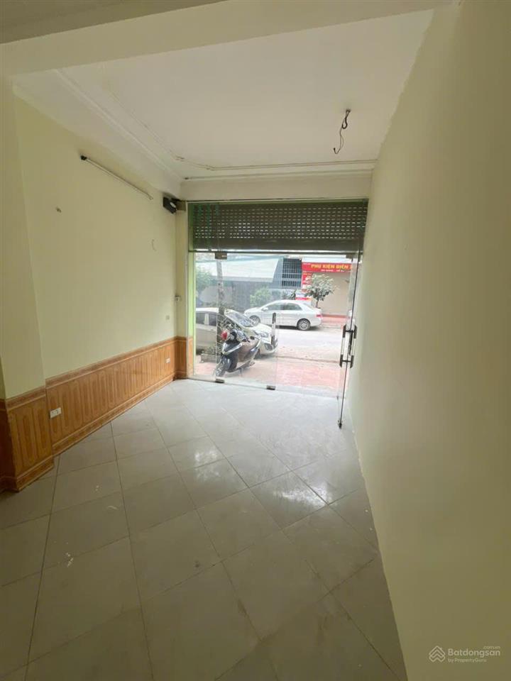 Cho thuê văn phòng. tầng 1  20m2 dich vụ mỗ lao ,ô tô đỗ cửa tiện lợi, phù hợp làm vp, cửa hàng