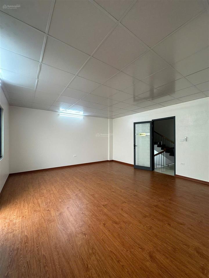 Cho thuê nhà riêng ngõ 214 nguyễn xiển, diện tích 93 m2 x 5 tầng, ngõ ô tô, nhà đẹp hiện đại