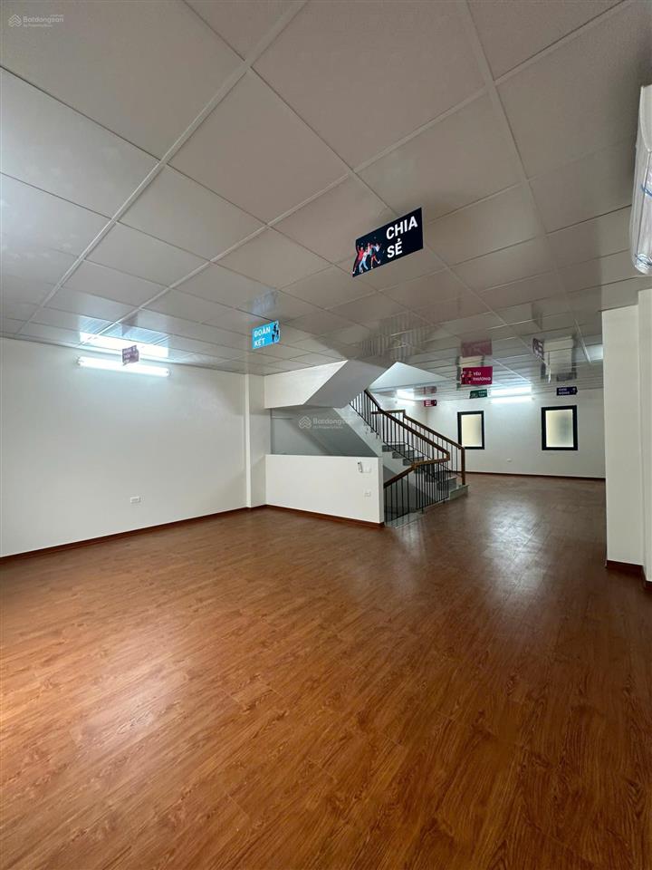 Cho thuê nhà riêng ngõ 214 nguyễn xiển, diện tích 93 m2 x 5 tầng, ngõ ô tô, nhà đẹp hiện đại