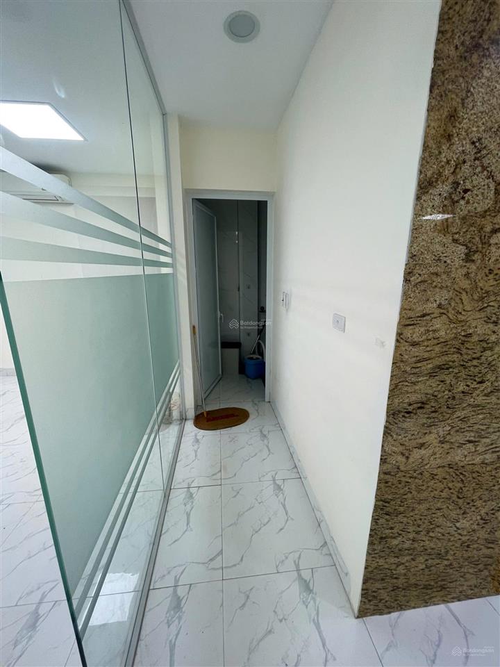 Cho thuê văn phòng tại kiến hưng luxury, diện tích 60m2 đã ngăn 2 phòng làm việc
