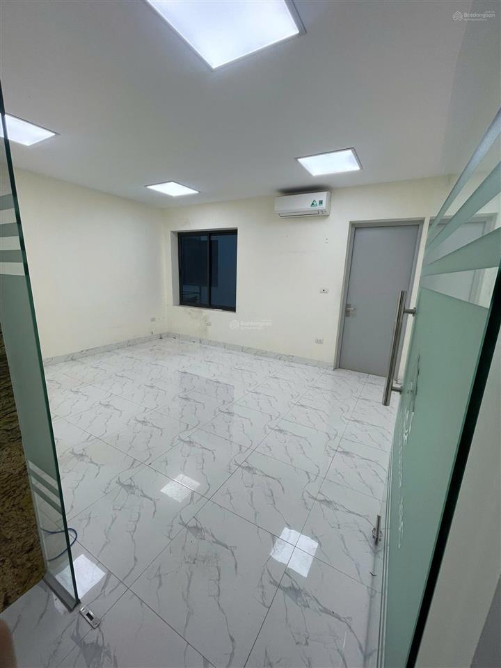 Cho thuê văn phòng tại kiến hưng luxury, diện tích 60m2 đã ngăn 2 phòng làm việc