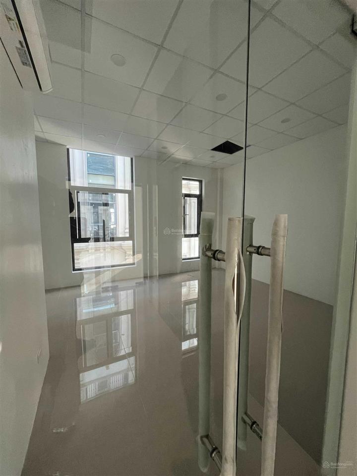 Cho thuê văn phòng tại him lam vạn phúc, 90 m2/tầng gồm 2 phòng làm việc