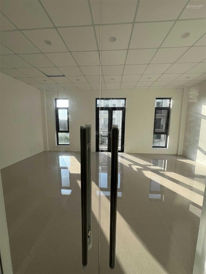 Cho thuê văn phòng tại him lam vạn phúc, 90 m2/tầng gồm 2 phòng làm việc