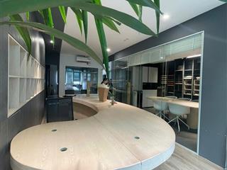 Cho thuê văn phòng mỗ lao, sàn 85 m2/tầng, sàn đã ngăn phòng, có nội thất