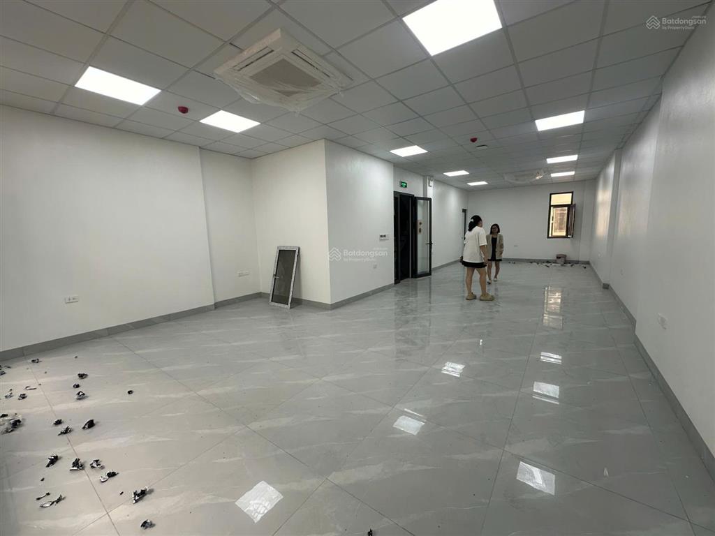 Cho thuê sàn 90 m2 sàn thông, mới đẹp như ảnh, phù hợp làm vp, đào tao, spa