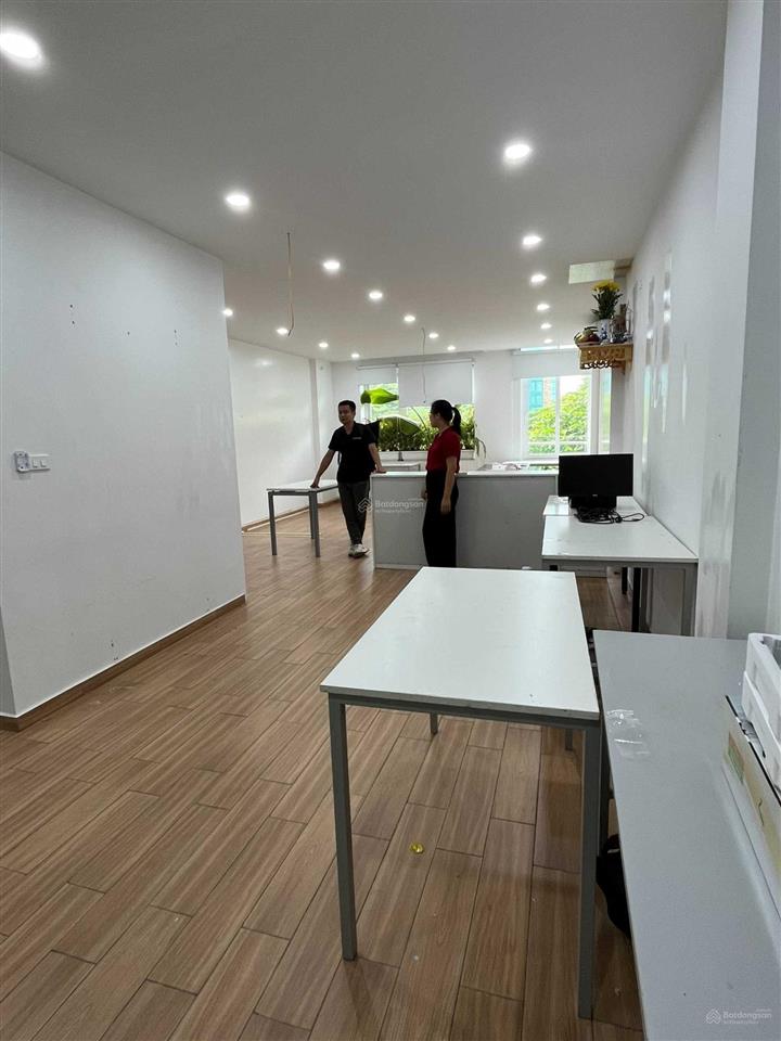 Văn phòng làng việt kiều châu âu, 60 m2/tầng, sàn thông