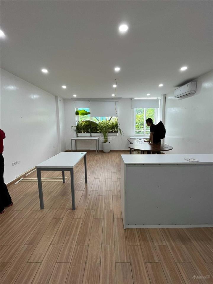 Văn phòng làng việt kiều châu âu, 60 m2/tầng, sàn thông