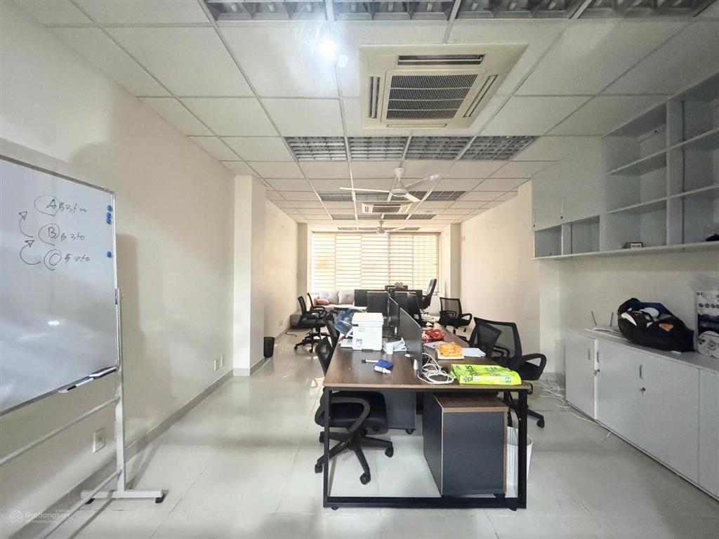 Cho thuê sàn văn phòng tại đường mỹ đình gần mễ trì, 60m2/tầng, vp sạch sẽ, điều hòa, rèm cửa