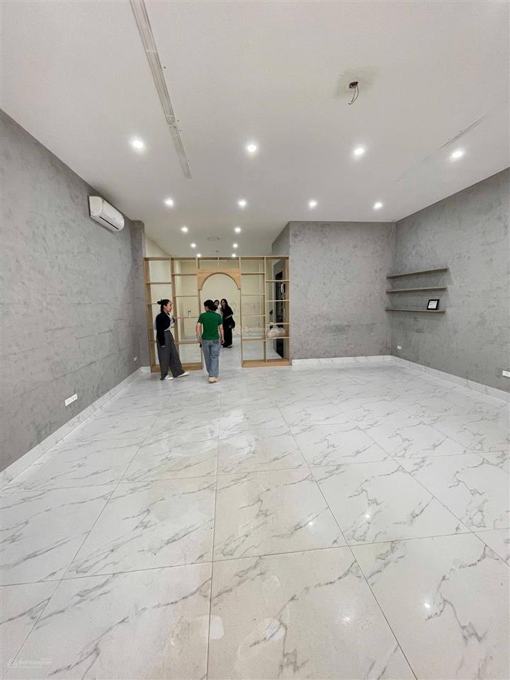 Cho thuê liền kề tố hữu, 90 m2. x5 tầng, thang máy, sàn thông đẹp