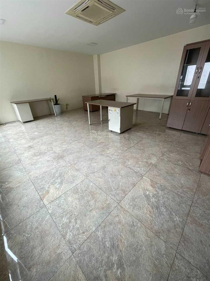 Cho thuê văn phòng khuất duy tiến, gần thăng long number one, 45 m2, tòa nhà 8 tầng