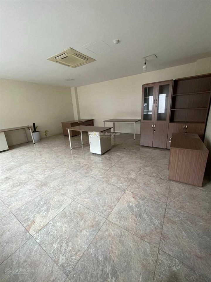 Cho thuê văn phòng khuất duy tiến, gần thăng long number one, 45 m2, tòa nhà 8 tầng