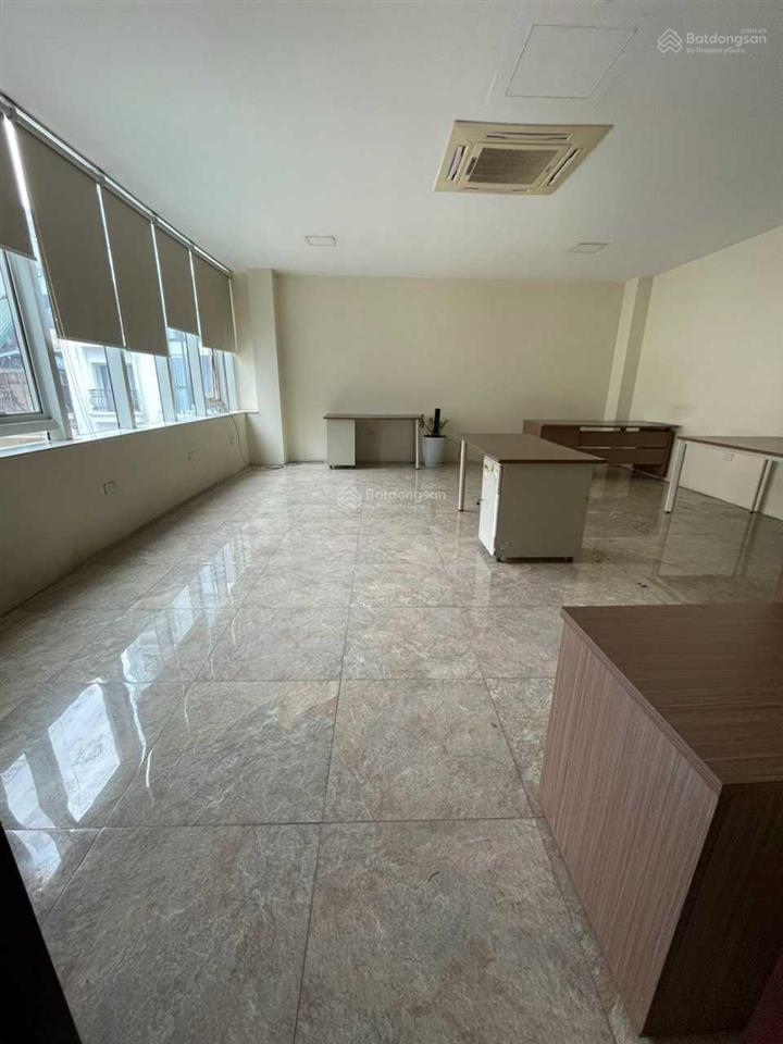 Cho thuê văn phòng khuất duy tiến, gần thăng long number one, 45 m2, tòa nhà 8 tầng