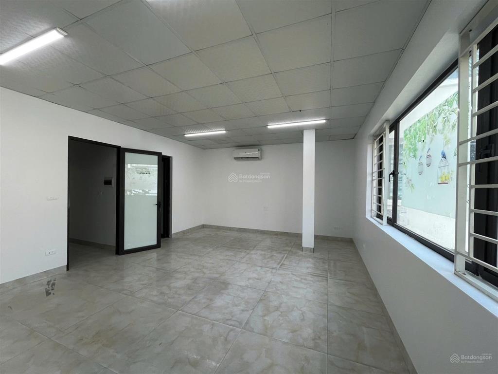 Cho thuê văn phòng vạn phúc 85 m2/tầng, mỗi tầng gồm 2 phòng làm việc