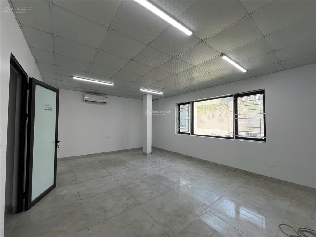 Cho thuê văn phòng vạn phúc 85 m2/tầng, mỗi tầng gồm 2 phòng làm việc